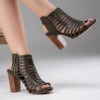 Tacones Láser de tiras en color verde con tacón de bloque