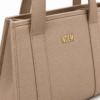 BOLSO ALEXY · capuchino · Detalle frontal