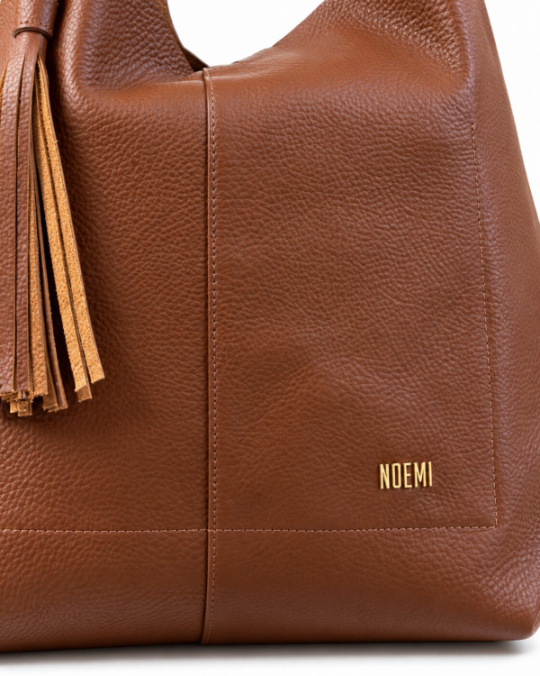BOLSO CLASY · marron · Detalle logo BOLSO CLASY · marron · Detalle logo